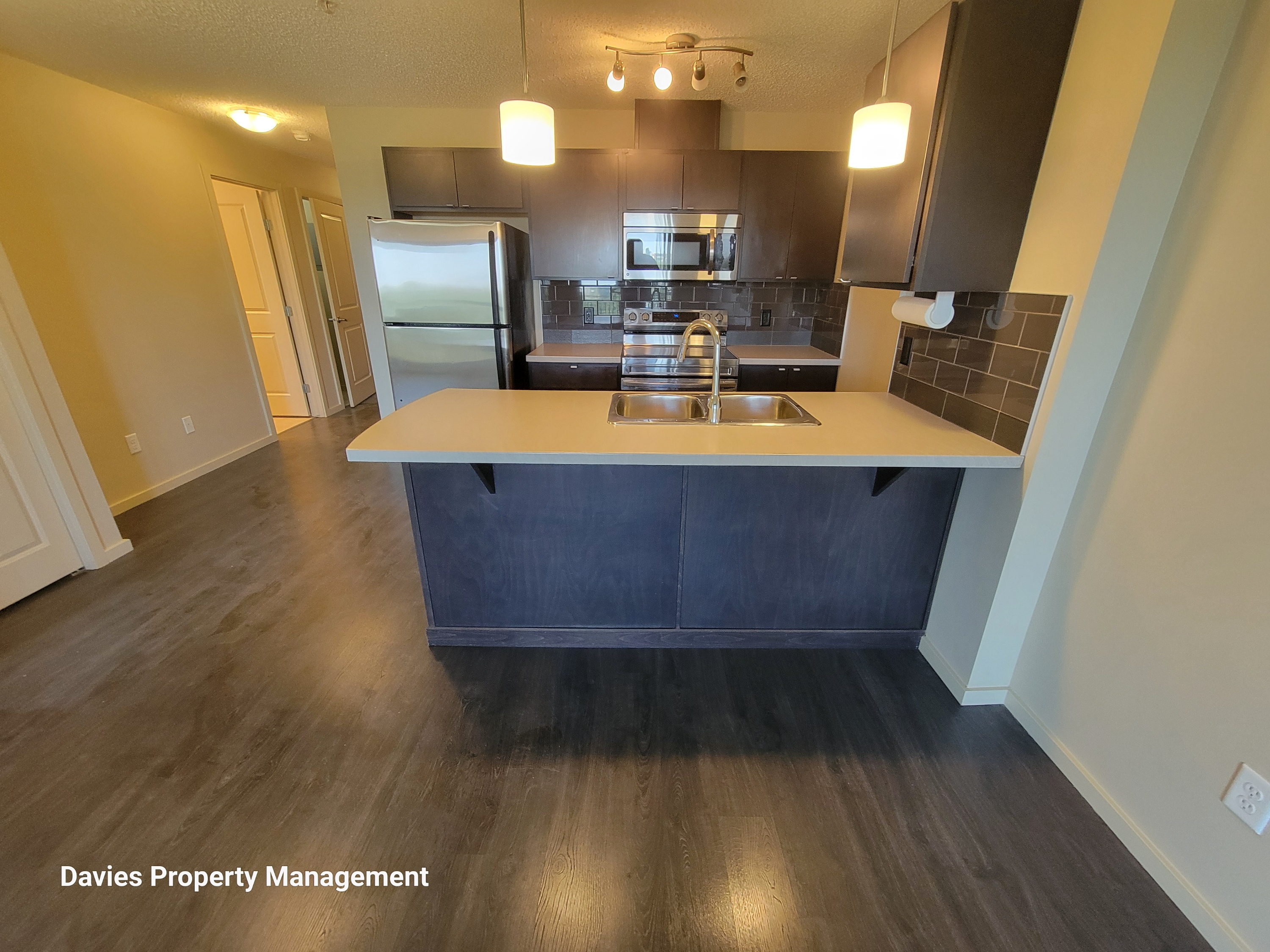 1196 Hyndman Road NW - 352