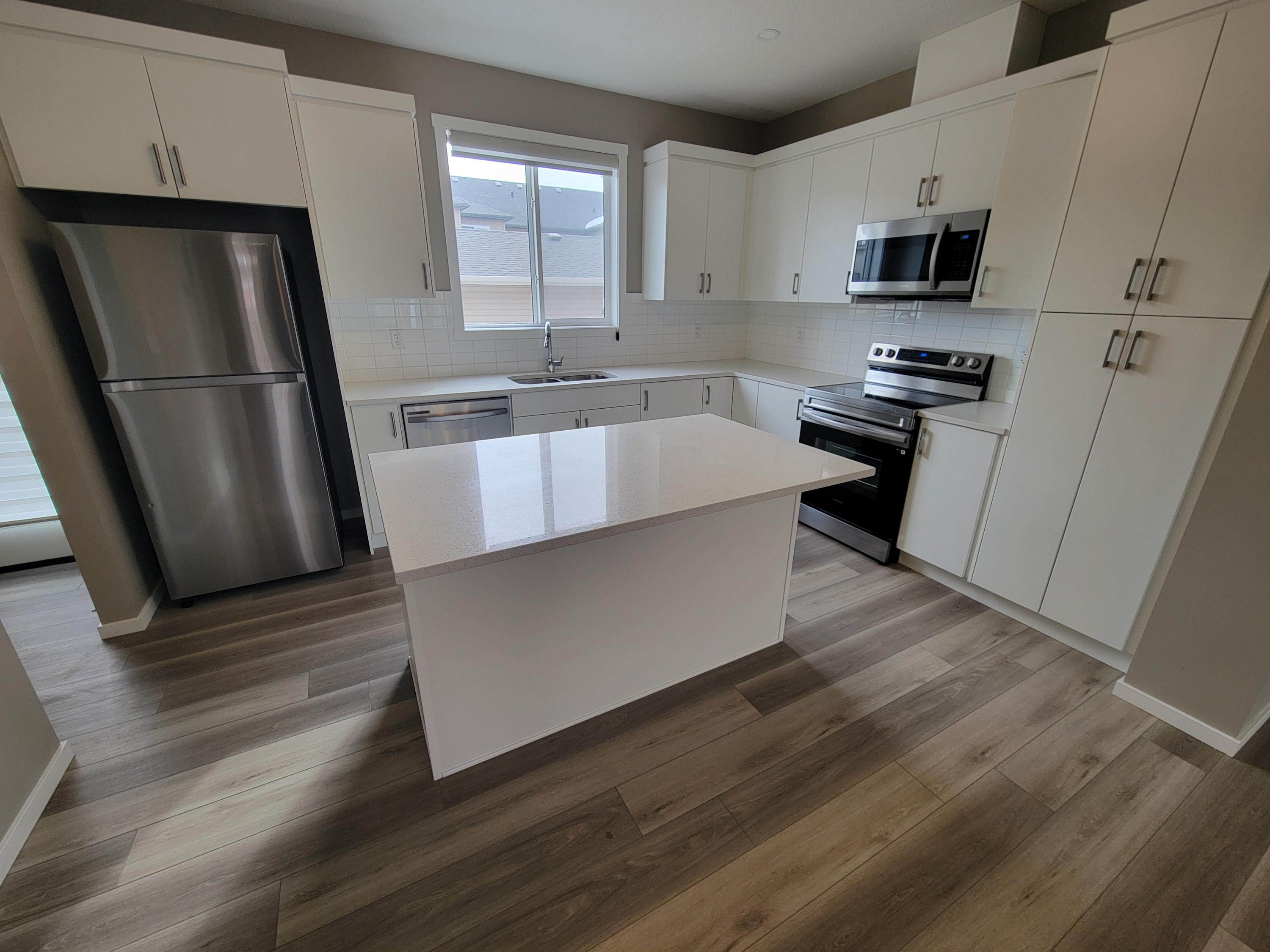 20821 19A Avenue NW - MAIN